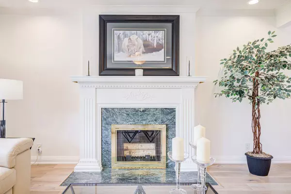 21 Martindale RD, Toronto E08, ON M1M 2B8