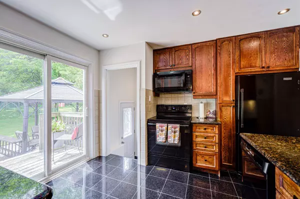 21 Martindale RD, Toronto E08, ON M1M 2B8