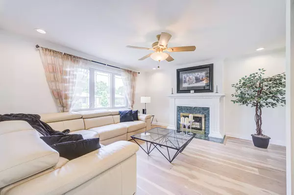 21 Martindale RD, Toronto E08, ON M1M 2B8