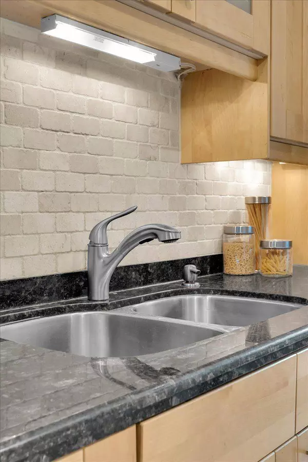 769 Euclid AVE, Toronto C02, ON M6G 2V3