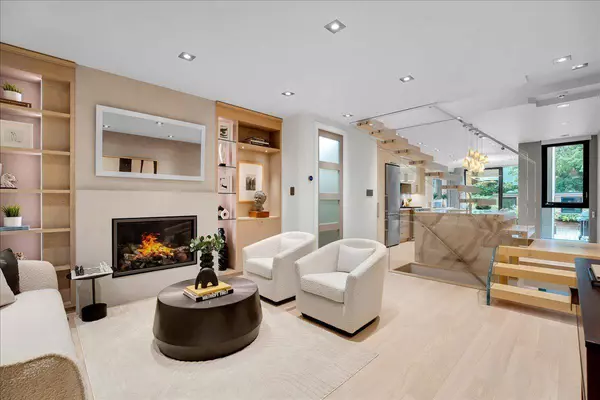 68 Olive AVE, Toronto C02, ON M6G 1V1