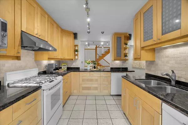 769 Euclid AVE, Toronto C02, ON M6G 2V3