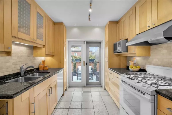 769 Euclid AVE, Toronto C02, ON M6G 2V3