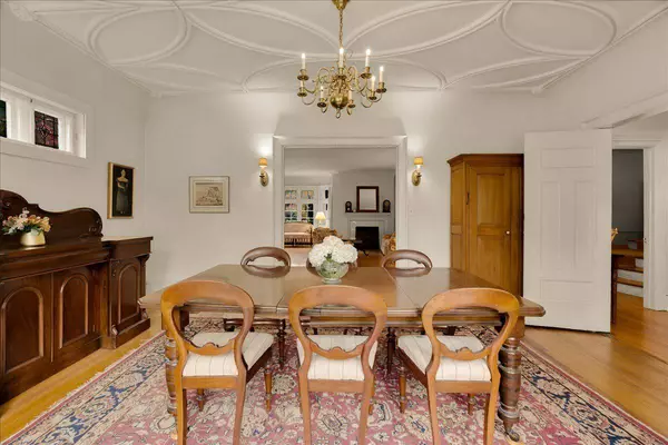 74 Chestnut Park RD, Toronto C09, ON M4W 1W9