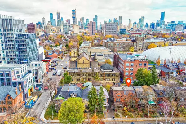 555 Markham ST, Toronto, ON M6G 2L6