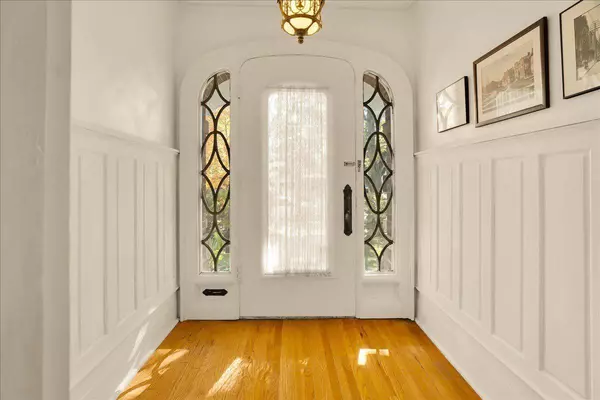 74 Chestnut Park RD, Toronto C09, ON M4W 1W9