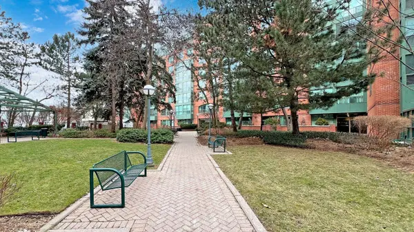 95 Prince Arthur AVE #203, Toronto C02, ON M5R 3P6