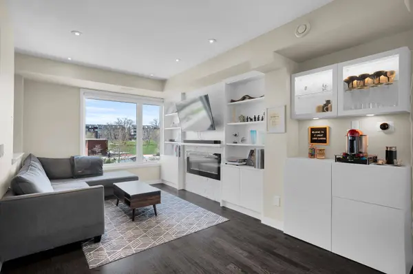 17 Locust Lodge GDNS, Toronto W05, ON M3K 0A9