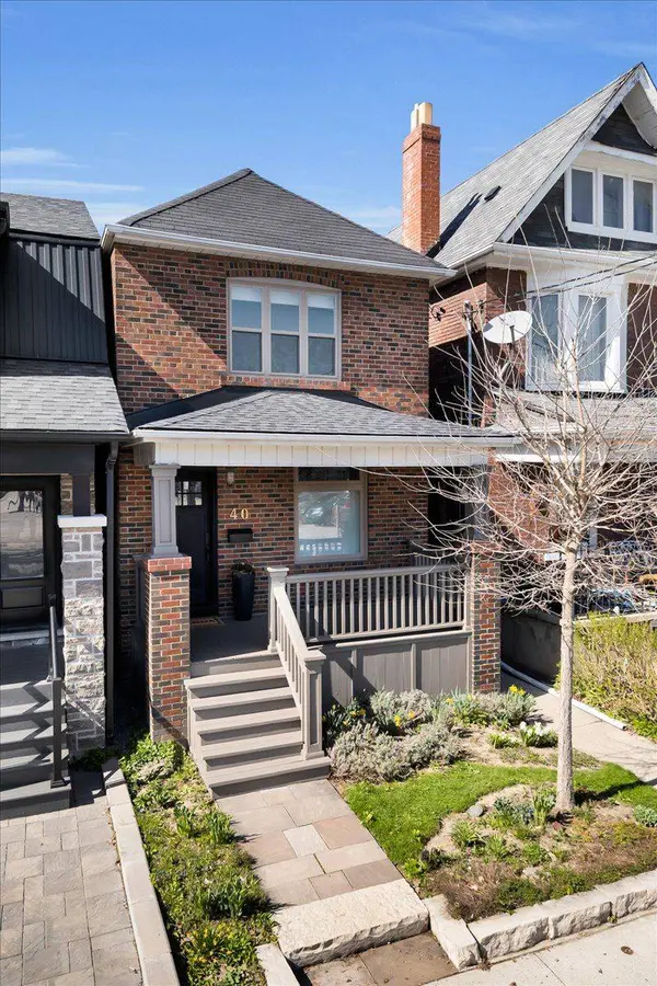 40 Garnet AVE, Toronto W02, ON M6G 1V5