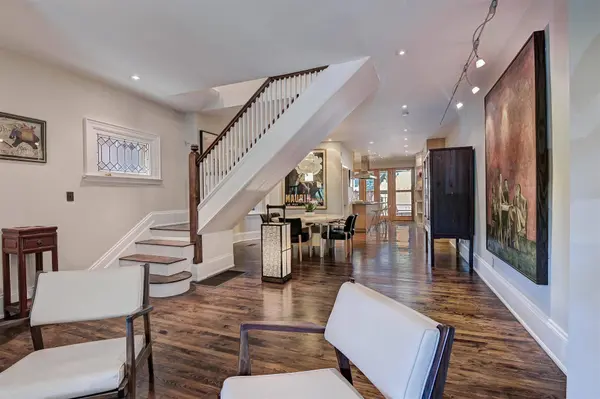 579 Palmerston AVE, Toronto C02, ON M6G 2P6