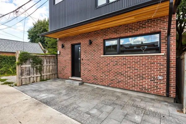 642 Gladstone AVE #Laneway Home, Toronto W02, ON M6H 3J4