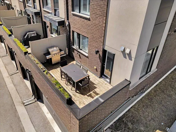 17 Locust Lodge GDNS, Toronto W05, ON M3K 0A9