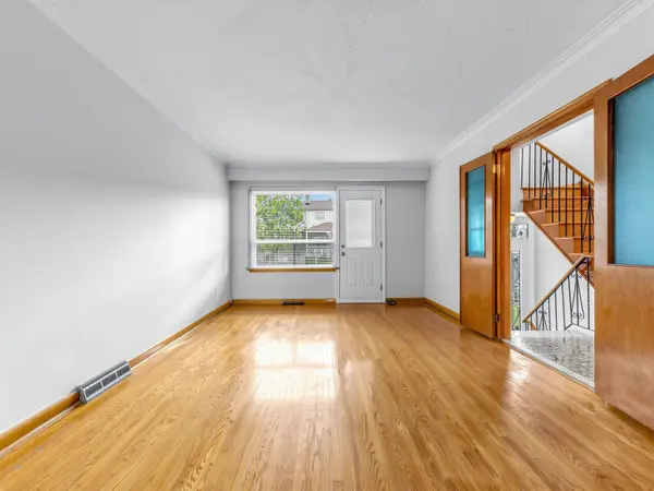 380 Glenholme AVE, Toronto C03, ON M6E 3E5