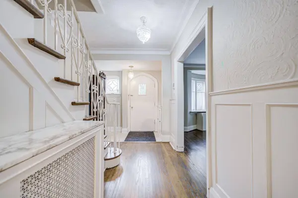 87 Ava RD, Toronto C03, ON M6C 1V7