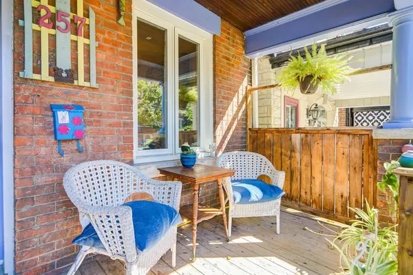 257 Bartlett AVE, Toronto W02, ON M6H 3G3