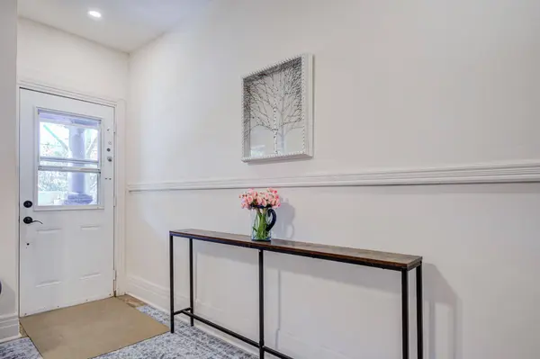 257 Bartlett AVE, Toronto W02, ON M6H 3G3
