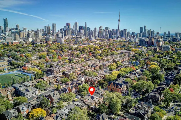468 Markham ST, Toronto C01, ON M6G 2L3