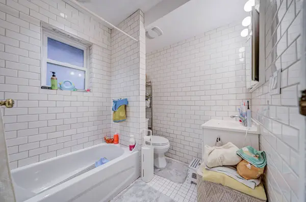267 Albany AVE, Toronto C02, ON M5R 3C7