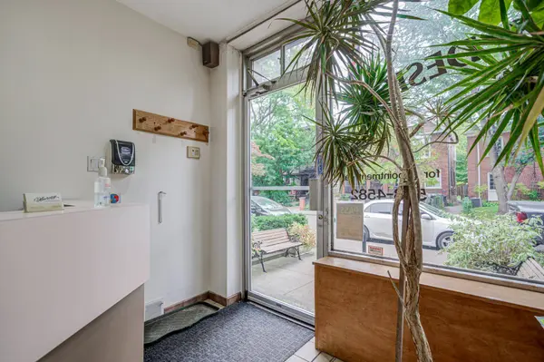 492 Manning AVE, Toronto C01, ON M6G 2V7