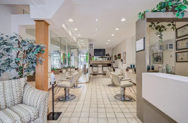 492 Manning AVE, Toronto C01, ON M6G 2V7