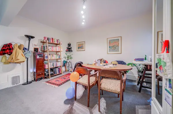267 Albany AVE, Toronto C02, ON M5R 3C7