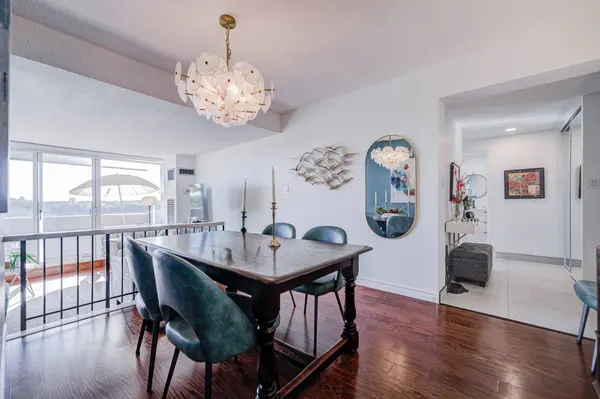 240 Scarlett RD #1612, Toronto W03, ON M6N 4X4