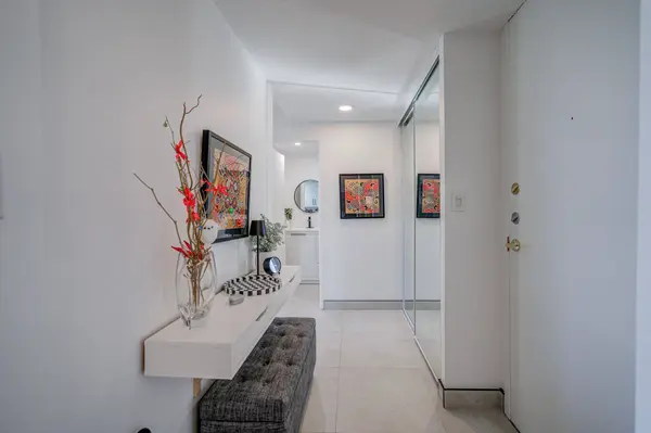 240 Scarlett RD #1612, Toronto W03, ON M6N 4X4