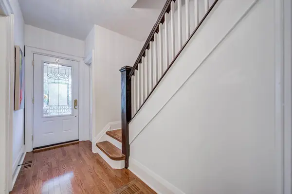 378 Durie ST, Toronto W02, ON M6S 3G4
