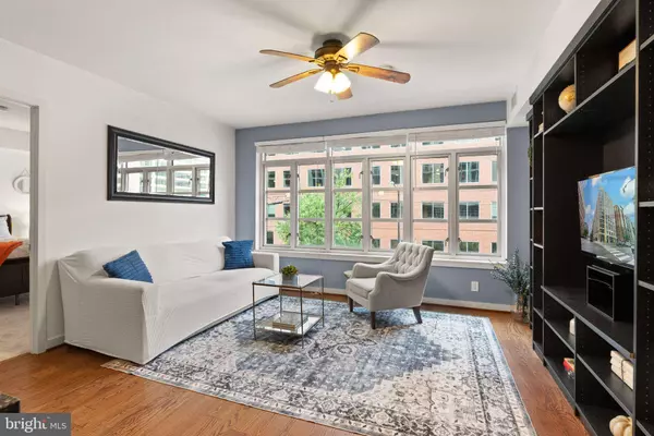 1025 1ST ST SE #310, Washington, DC 20003