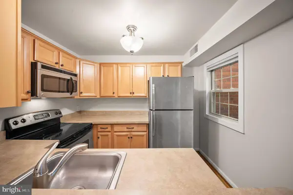 1311 E ABINGDON DR #4, Alexandria, VA 22314