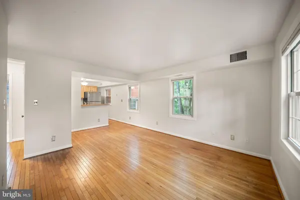 1311 E ABINGDON DR #4, Alexandria, VA 22314
