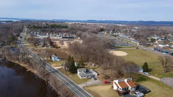 1626 Lakeshore Dr, Campbell, WI 54603