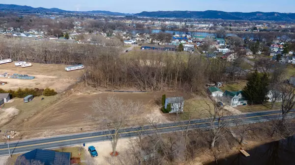 1626 Lakeshore Dr, Campbell, WI 54603