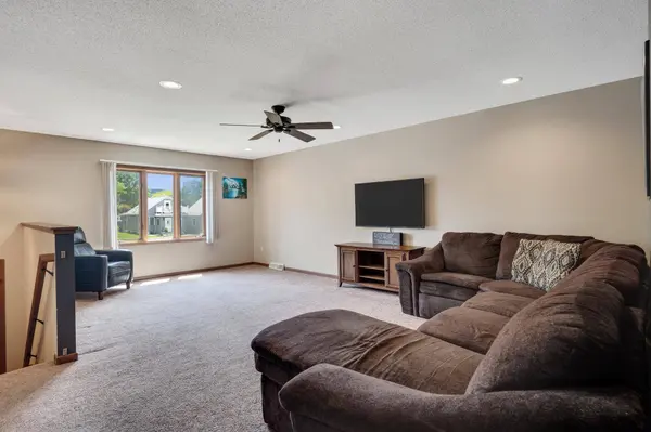 532 S 7th ST, La Crescent, MN 55947