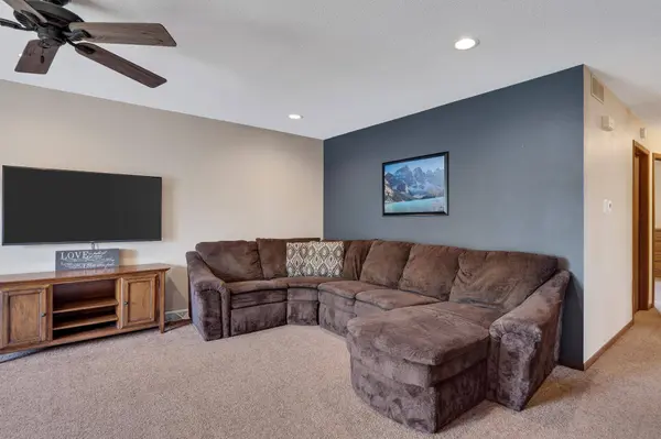 532 S 7th ST, La Crescent, MN 55947