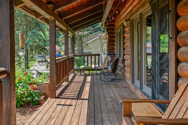 1033 Butternut Ln, La Crescent, MN 55947