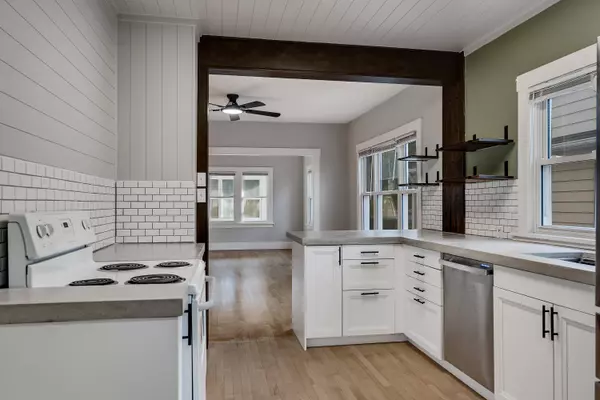 2307 Market St, La Crosse, WI 54601