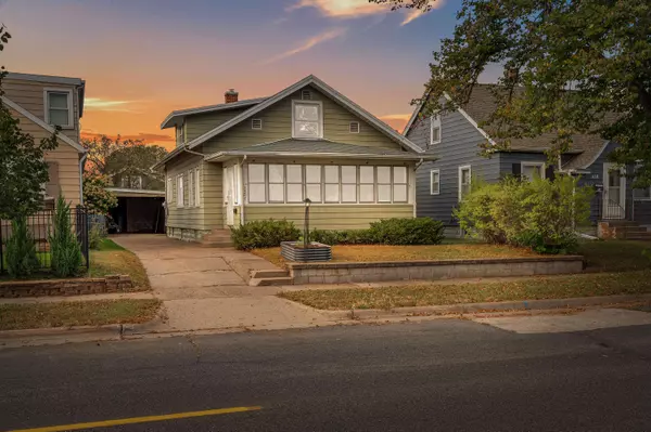 2307 Market St, La Crosse, WI 54601