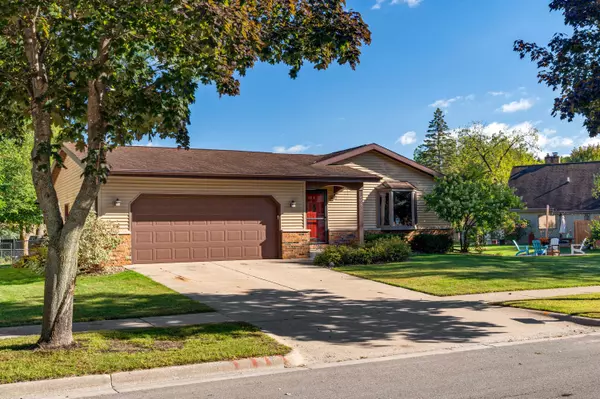 608 8th Ave N, Onalaska, WI 54650