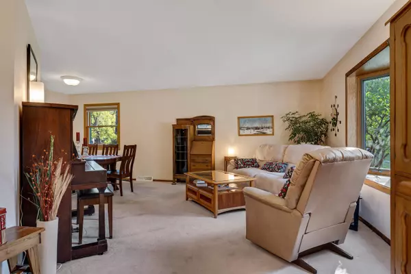 608 8th Ave N, Onalaska, WI 54650