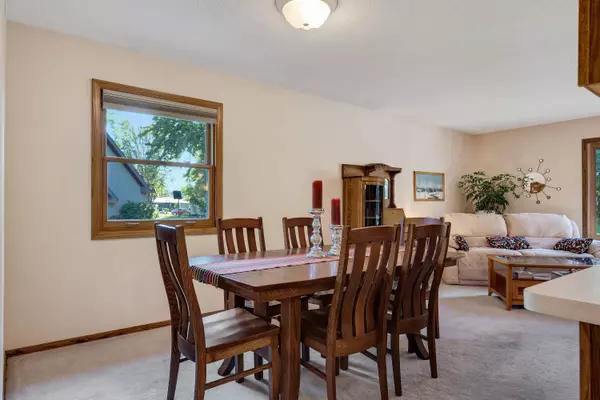 608 8th Ave N, Onalaska, WI 54650