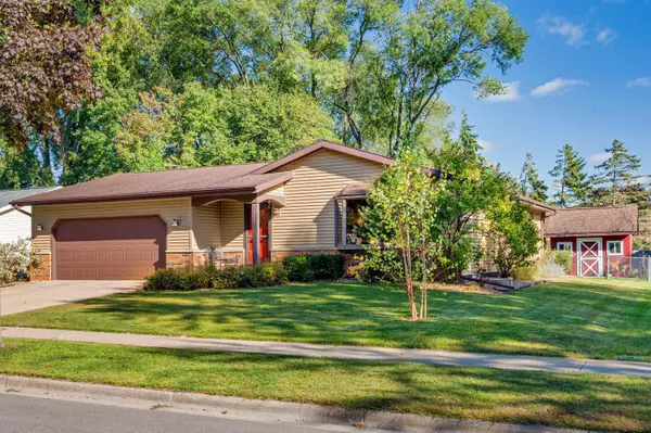 608 8th Ave N, Onalaska, WI 54650