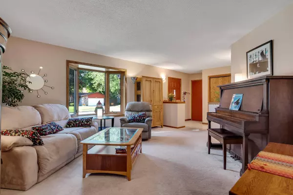 608 8th Ave N, Onalaska, WI 54650