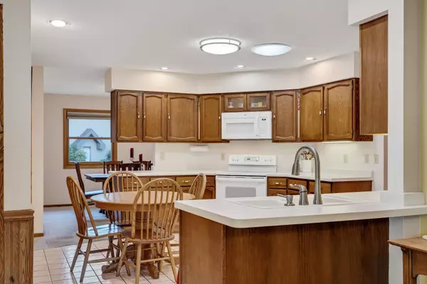 608 8th Ave N, Onalaska, WI 54650