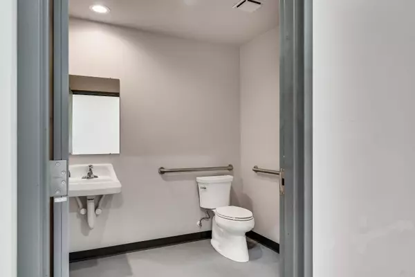 1638 La Crescent St Unit SUITE D, Campbell, WI 54603