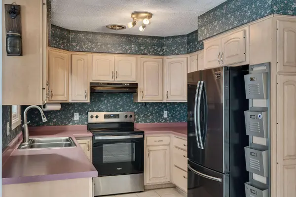 906 Redwood St W, La Crescent, MN 55947