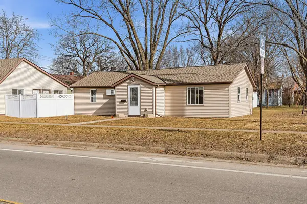 440 7th St S, La Crescent, MN 55947