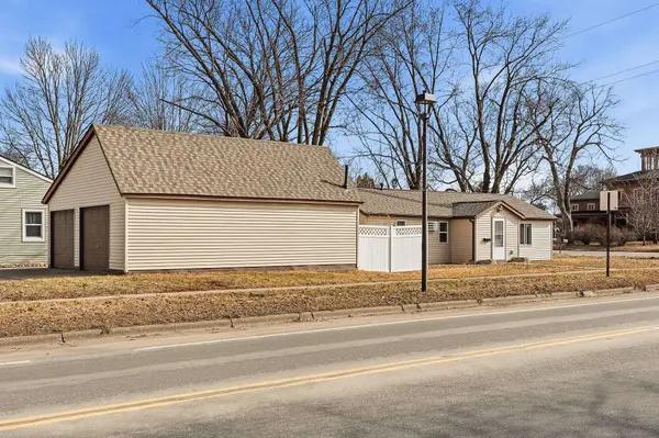 440 7th St S, La Crescent, MN 55947