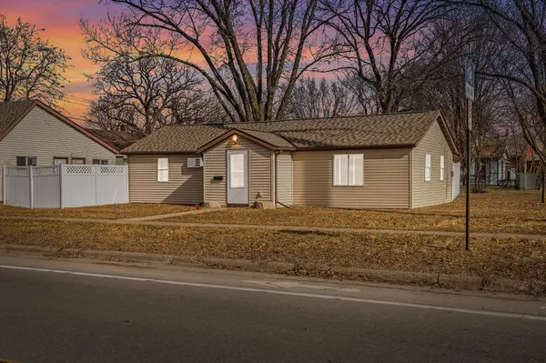 440 7th St S, La Crescent, MN 55947