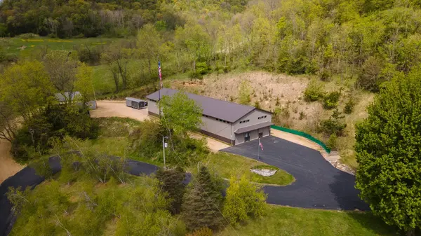 5000 County 21 -, Hokah, MN 55947
